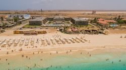 Hotel Oasis Salinas Sea
